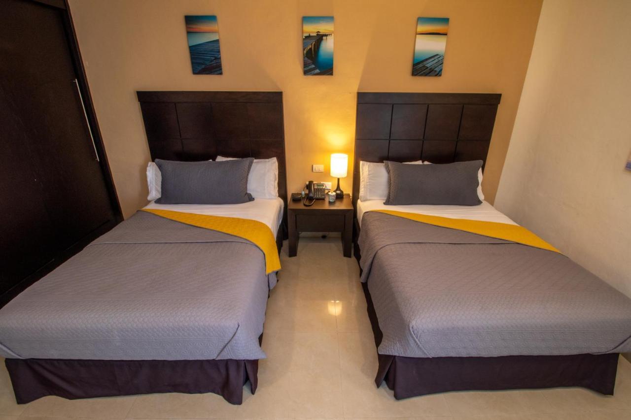 Hotel Villas Segovia Suites Playa Del Carmen Kültér fotó