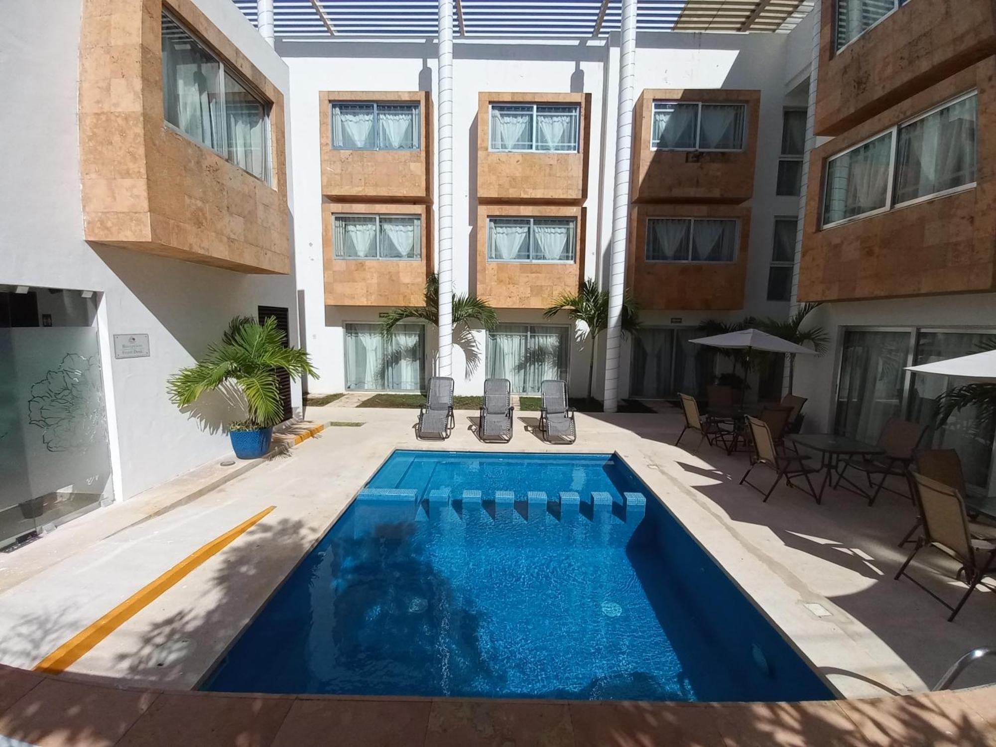 Hotel Villas Segovia Suites Playa Del Carmen Kültér fotó